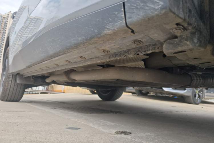 Used Venucia V DD-i 2023 60km iD Version Right Side Sill