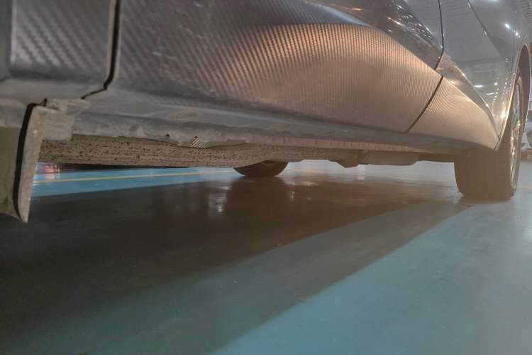 Used Venucia V DD-i 2023 60km iD Version Right Side Sill