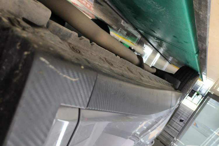 Used Venucia V DD-i 2023 60km iD Version Right Side Sill