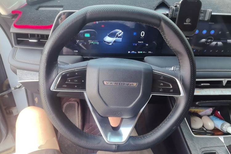 Used Venucia V DD-i 2023 110 km iE Version Steering Wheel