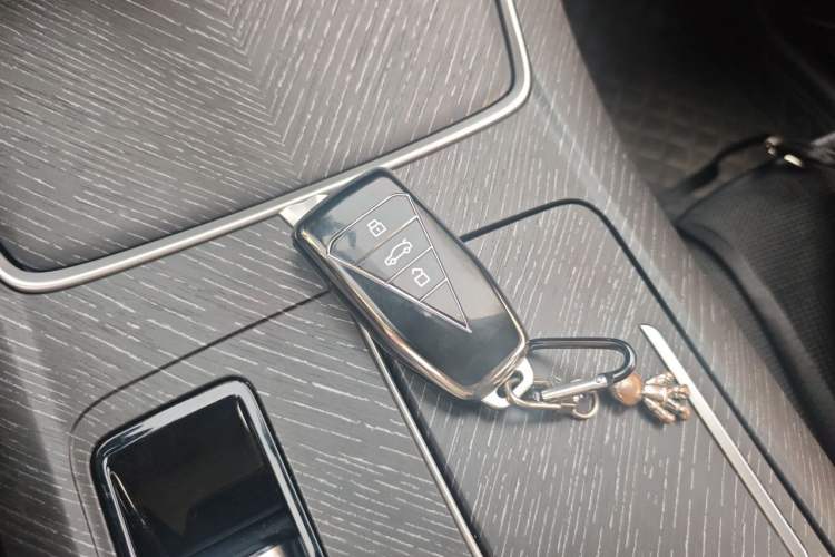 Used Venucia V DD-i 2023 110 km iE Version Vehicle Key