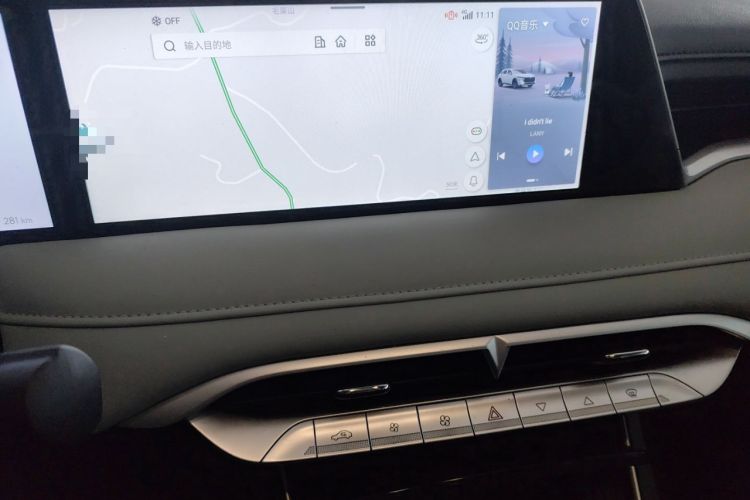 Used Venucia V DD-i 2023 110 km iE Version Audio And AC Panel