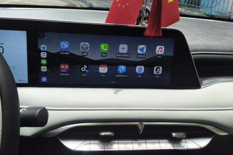 Used Venucia V DD-i 2023 110km iT Version Audio And AC Panel