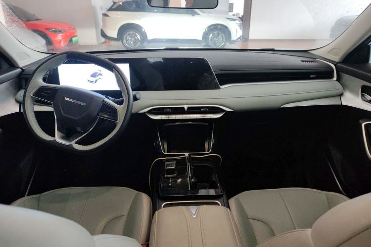 Used Venucia V DD-i 2023 110 km iE Version Center Console