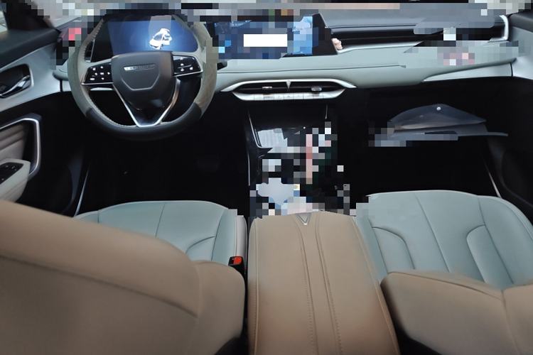 Used Venucia V DD-i 2023 60km iD Version Center Console