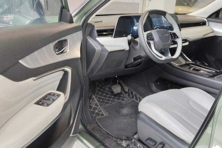 Used Venucia V DD-i 2023 110 km iE Version Driver Seat