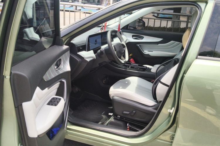Used Venucia V DD-i 2023 110km iT Version Driver Seat