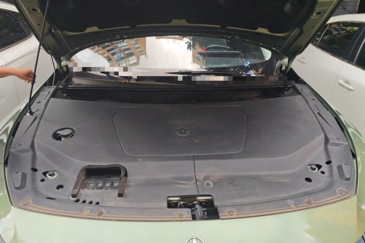 Used Venucia V DD-i 2023 110 km iE Version Engine Bay