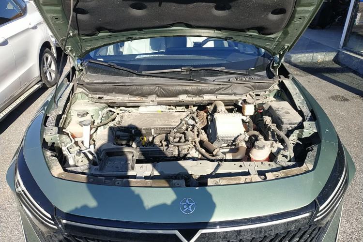 Used Venucia V DD-i 2023 110 km iE Version Engine Bay