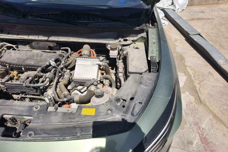 Used Venucia V DD-i 2023 60km iD Version Engine Bay Left