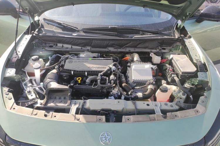 Used Venucia V DD-i 2023 110 km iE Version Engine Bay