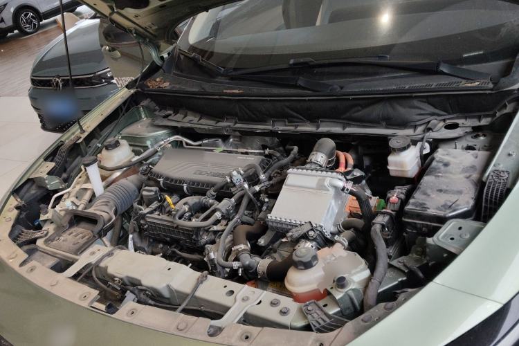 Used Venucia V DD-i 2023 110 km iE Version Engine Bay