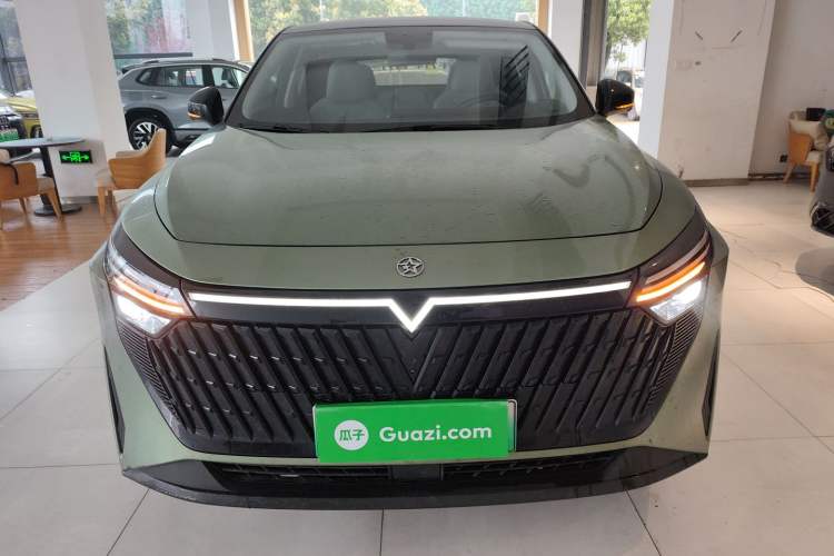 Used Venucia V DD-i 2023 110 km iE Version Front