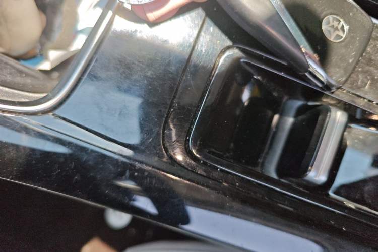 Used Venucia V DD-i 2023 110km iT Version Gear Lever