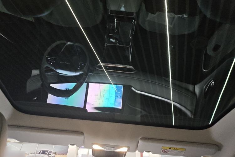 Used Venucia V DD-i 2023 110 km iE Version Headliner