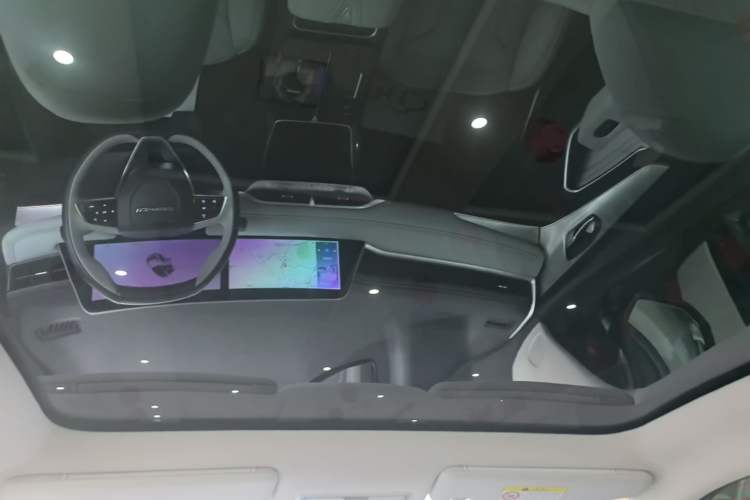 Used Venucia V DD-i 2023 110 km iE Version Headliner