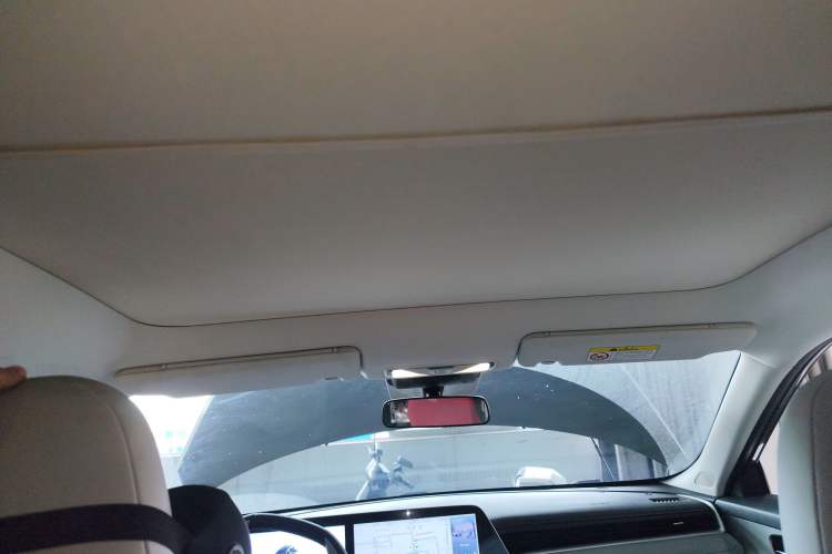 Used Venucia V DD-i 2023 110 km iE Version Headliner