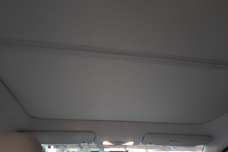Used Venucia V DD-i 2023 60km iD Version Headliner