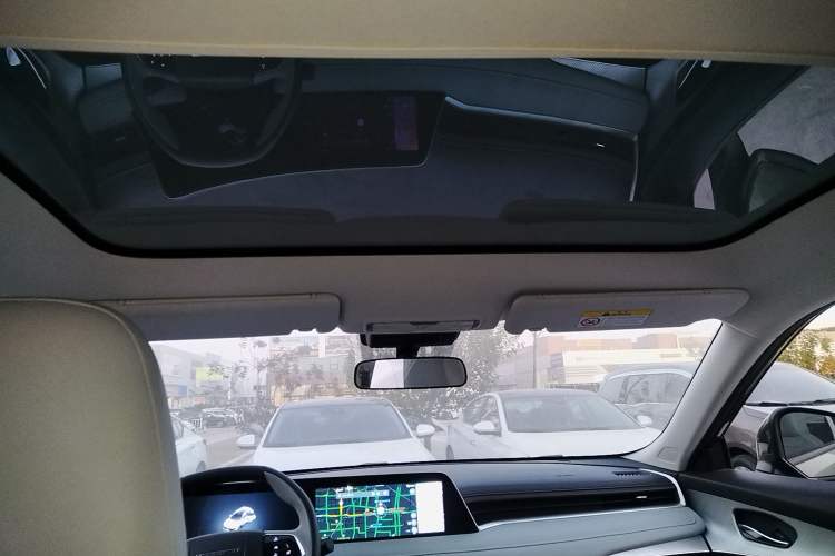 Used Venucia V DD-i 2023 110 km iE Version Headliner