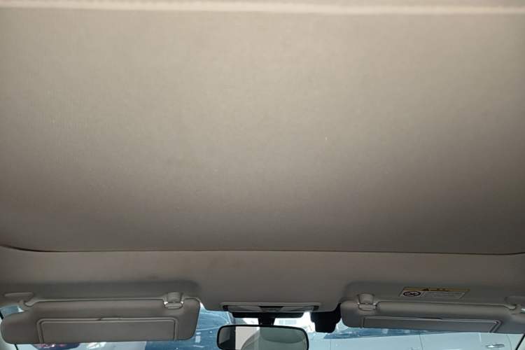 Used Venucia V DD-i 2023 110 km iE Version Headliner