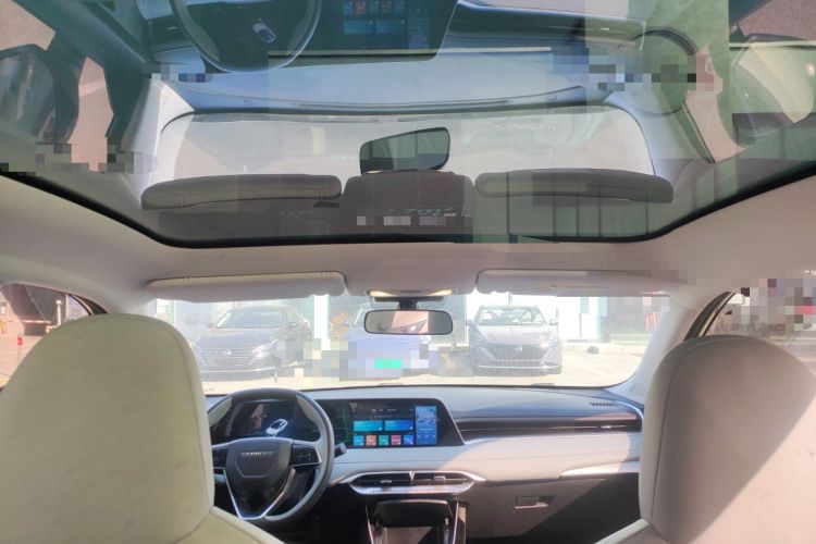 Used Venucia V DD-i 2023 110 km iE Version Headliner