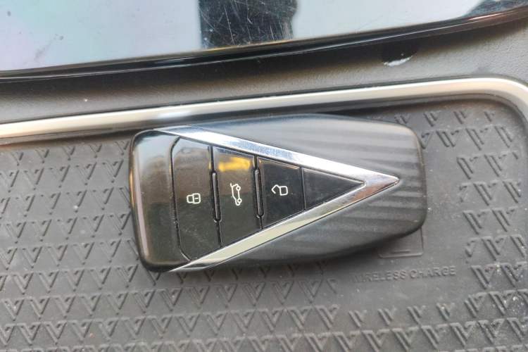 Used Venucia V DD-i 2023 110 km iE Version Interior 1