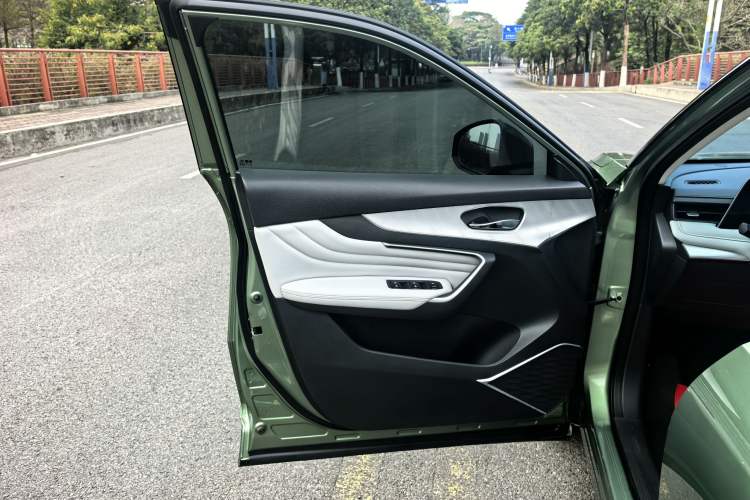Used Venucia V DD-i 2023 110 km iE Version Interior 10