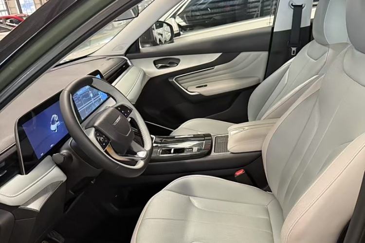 Used Venucia V DD-i 2023 110 km iE Version Interior 2