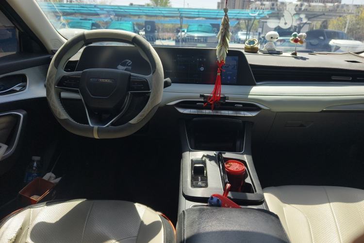 Used Venucia V DD-i 2023 60km iD Version Interior 2