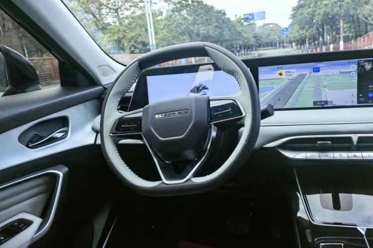 Used Venucia V DD-i 2023 110 km iE Version Interior 4