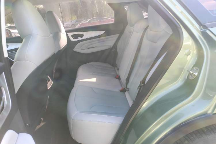 Used Venucia V DD-i 2023 110 km iE Version Interior 4