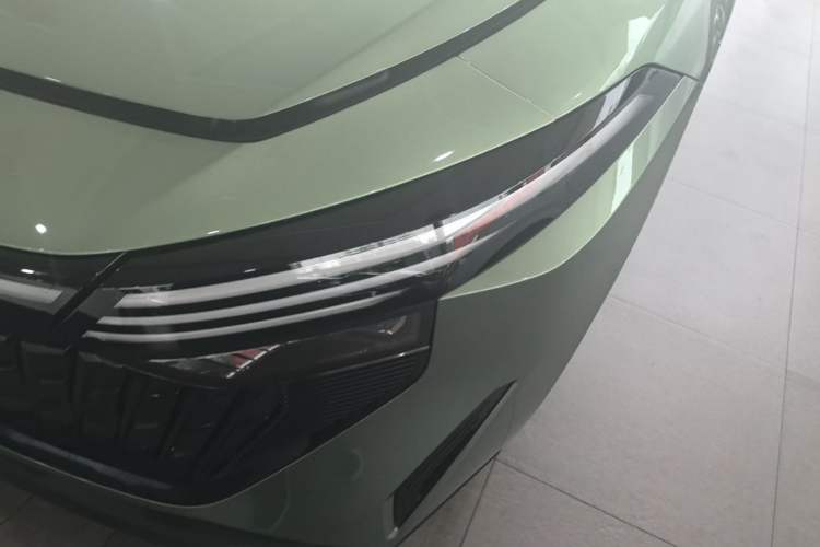 Used Venucia V DD-i 2023 110 km iE Version Left Front Headlight