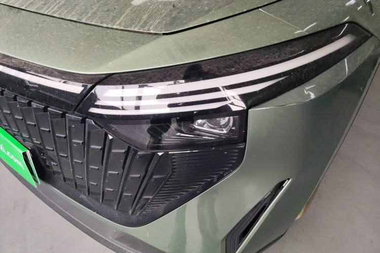 Used Venucia V DD-i 2023 110 km iE Version Left Front Headlight
