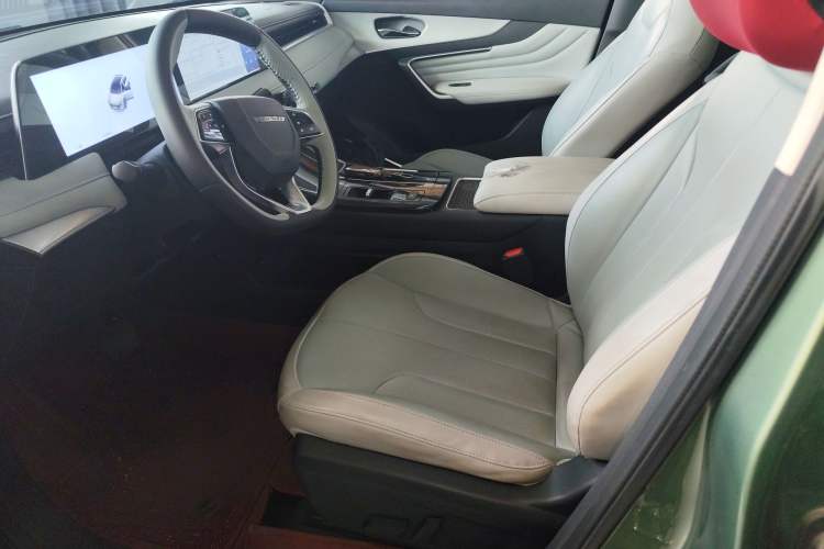 Used Venucia V DD-i 2023 110 km iE Version Left Front Seat