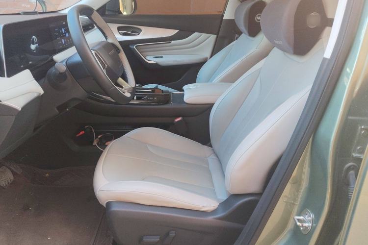 Used Venucia V DD-i 2023 110 km iE Version Left Front Seat