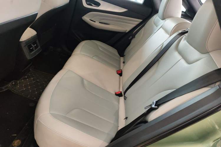 Used Venucia V DD-i 2023 110 km iE Version Left Rear Seat