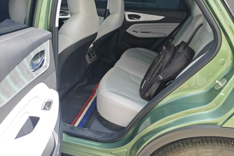 Used Venucia V DD-i 2023 110 km iE Version Left Rear Seat