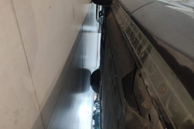 Used Venucia V DD-i 2023 110 km iE Version Left Side Sill