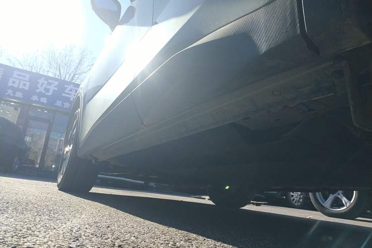 Used Venucia V DD-i 2023 110 km iE Version Left Side Sill
