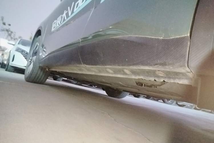 Used Venucia V DD-i 2023 110 km iE Version Left Side Sill