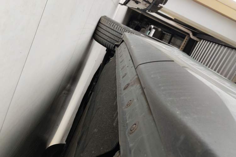 Used Venucia V DD-i 2023 110 km iE Version Left Side Sill
