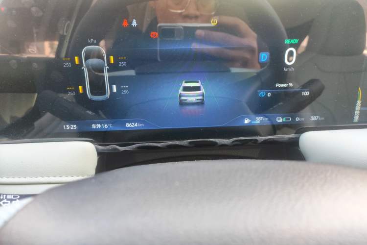 Used Venucia V DD-i 2023 110 km iE Version Odometer Close Up