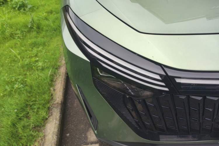 Used Venucia V DD-i 2023 110 km iE Version Right Front Headlight