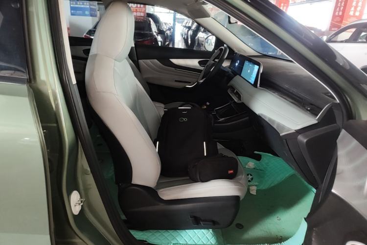 Used Venucia V DD-i 2023 110 km iE Version Right Front Seat