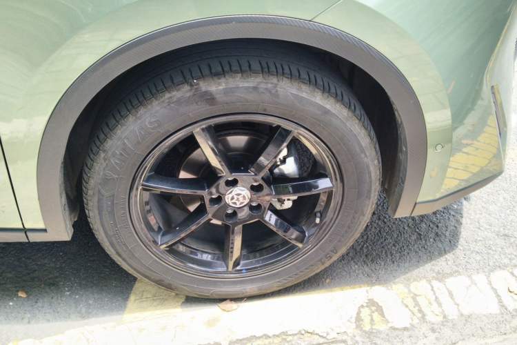 Used Venucia V DD-i 2023 110km iT Version Right Front Wheel Hub