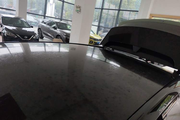 Used Venucia V DD-i 2023 110 km iE Version Roof