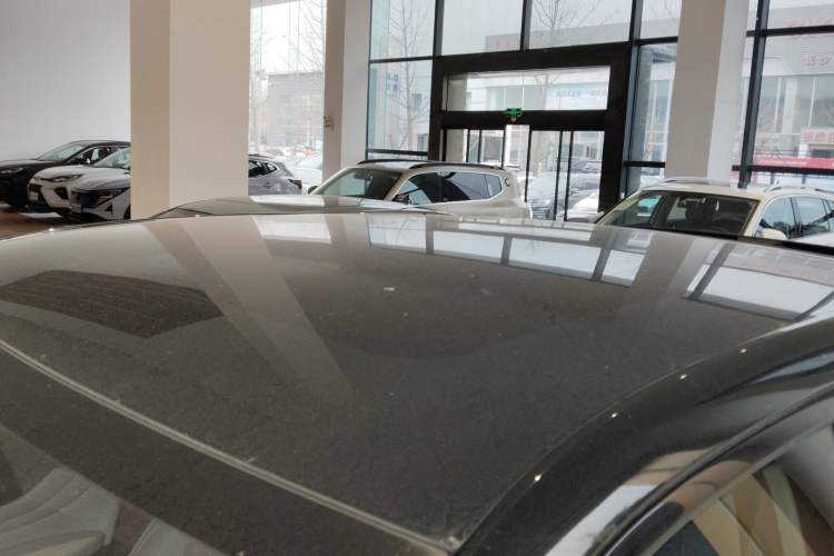 Used Venucia V DD-i 2023 110 km iE Version Roof
