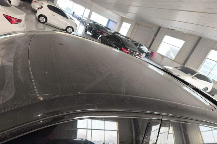 Used Venucia V DD-i 2023 110 km iE Version Roof