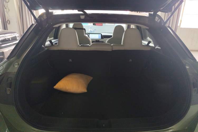 Used Venucia V DD-i 2023 110 km iE Version Trunk