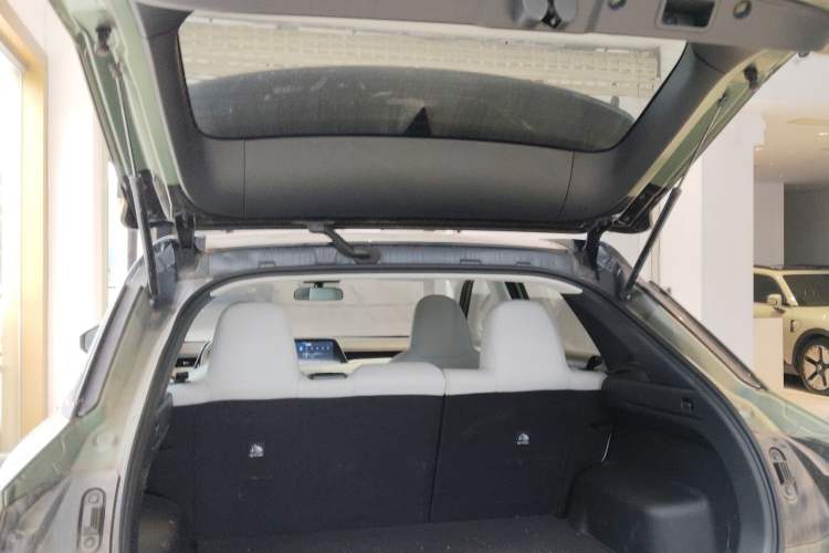 Used Venucia V DD-i 2023 110 km iE Version Trunk